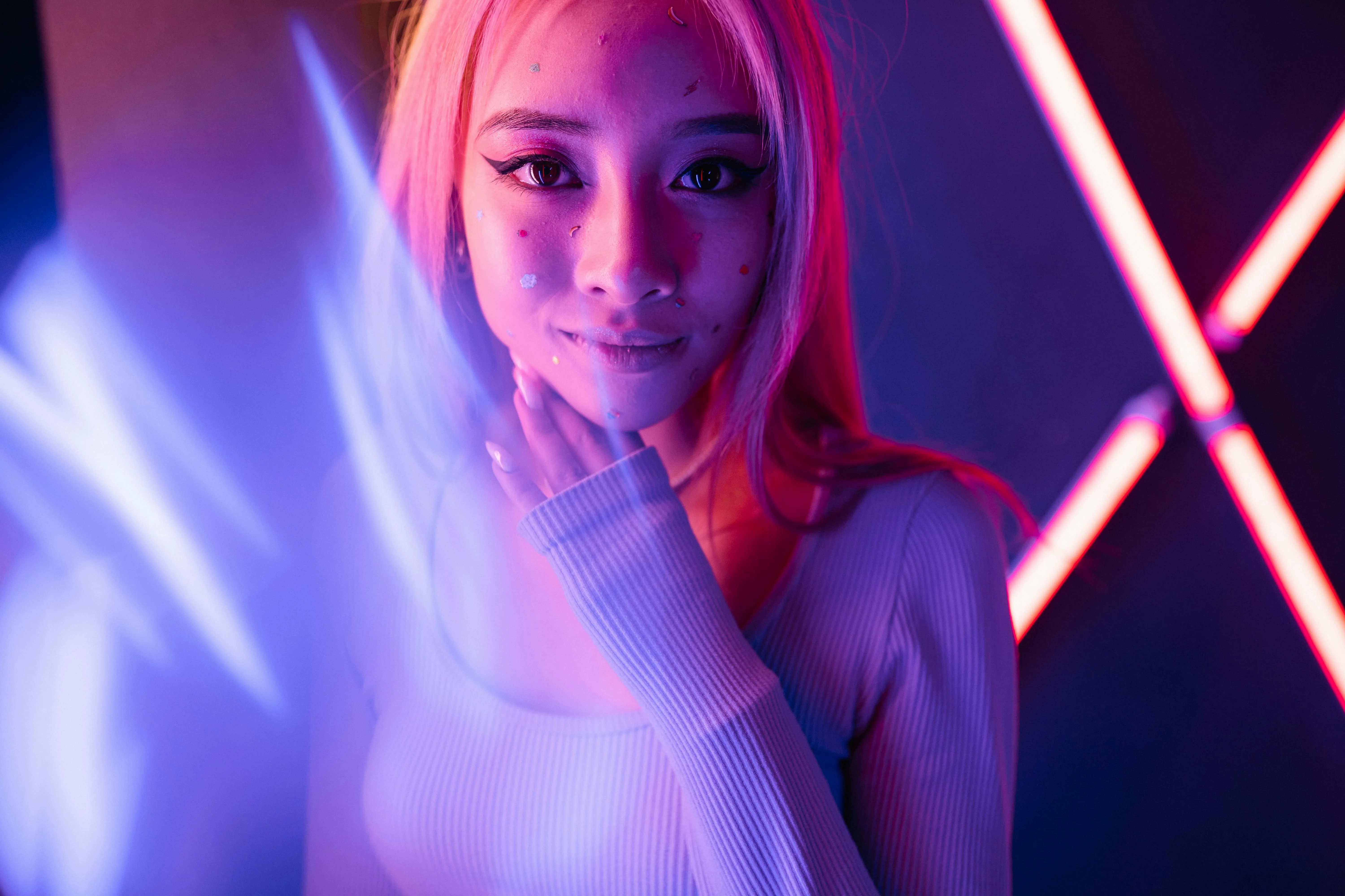 Neon Light Portraits: Creative Setups, Camera Tips, And iPhone Tricks Neon Light Portraits: Creative Setups, Camera Tips, And iPhone Tricks
