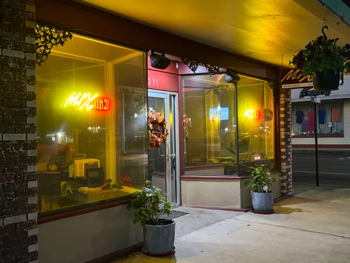 NeonSignsNow.Com - Artwork Neon Sign