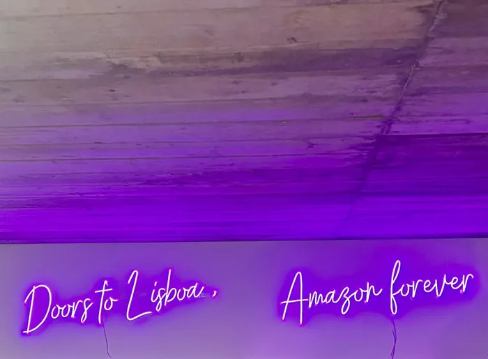 NeonSignsNow.Com - Custom Neon Sign