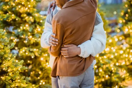 Christmas Proposal Ideas: Festive Ways, Romantic Themes, And Creative Tips